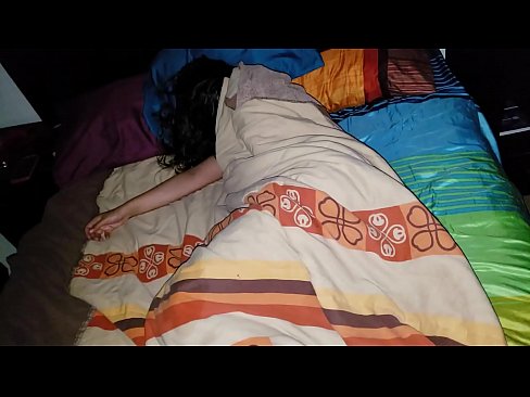 ❤️ Patėvis bara savo jauną pamotę, kol ji miega. ❤❌ Anal video prie mūsų ❌